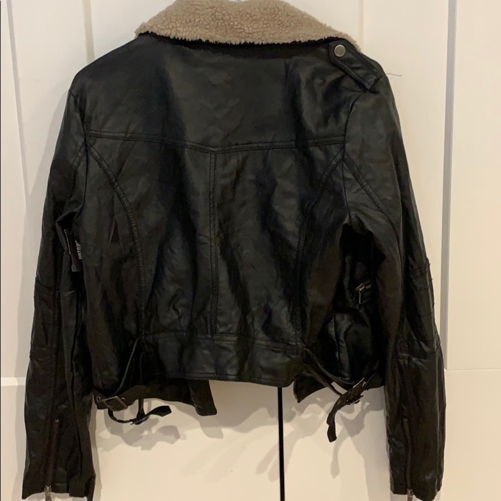 leather jacket - Picture 3 of 3